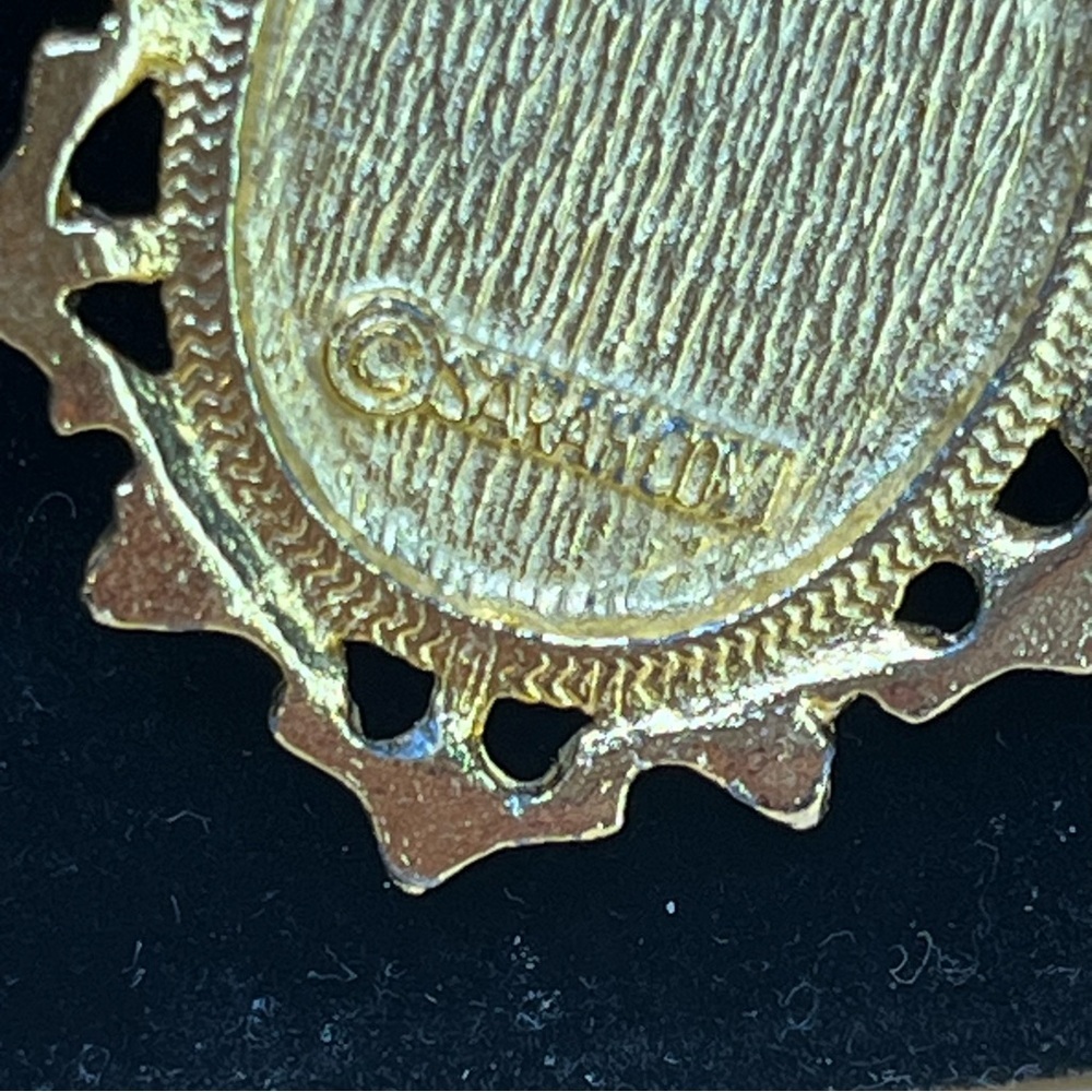 Sarah Coventry Mona Lisa Brooch Gold Tone Pearls Vintage Victorian Revival - Picture 3 of 5